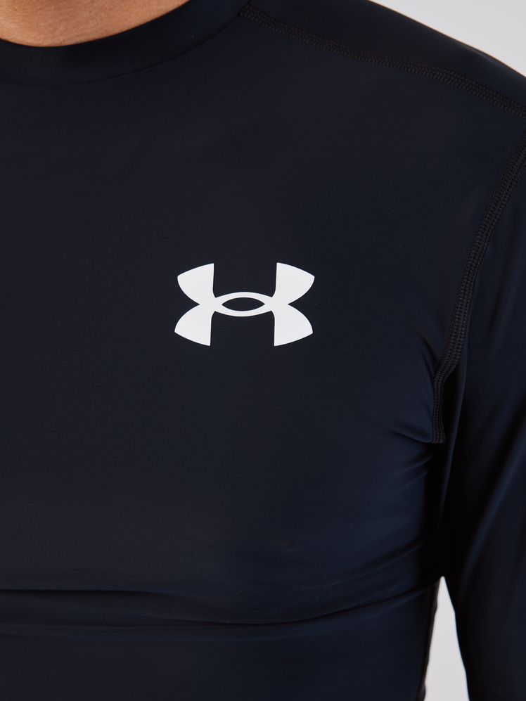 Image may contain: Clothing, T-Shirt, Long Sleeve, Sleeve, Shirt, Adult, and Person