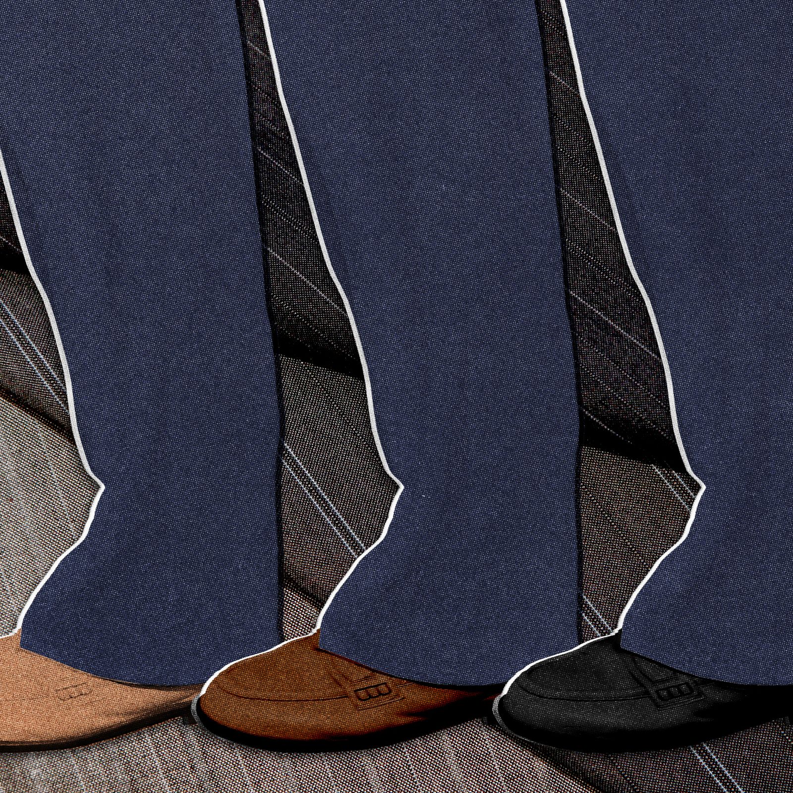What Color Shoes Should You Wear With a Navy Blue Suit?
